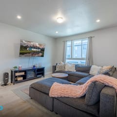 Newly Built Chic Utah Valley Gem l Theo