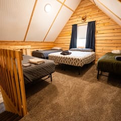 Kenai Fishing Cabin | Walk-In Freezer & Grill