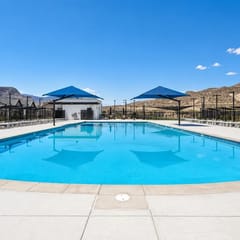 Near Zion & Sand Hollow | 3 King Suites + Pool