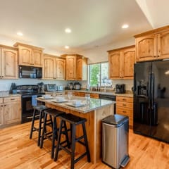 SLC Relocation Home | 2BR, Workspace & Elevator