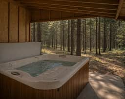Bill's Island Hideaway | Tranquil Escape with Hot Tub, Trailer Parking & BBQ Grill & 4th Bonus Bedroom in Loft