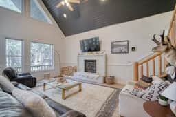 Bill's Island Hideaway | Tranquil Escape, Trailer Parking & BBQ Grill & 4th Bonus Bedroom in Loft - Image 5