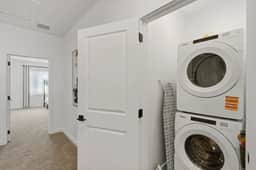 Budget-Friendly Near Zion | Comfortable | Clean
