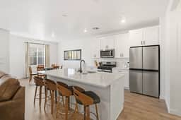 Budget-Friendly Near Zion | Comfortable | Clean - Image 4