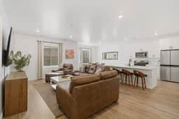 Budget-Friendly Near Zion | Comfortable | Clean - Image 2