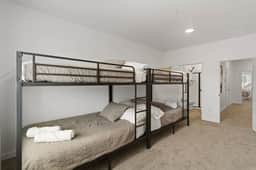 Budget-Friendly Near Zion | Comfortable | Clean - Image 3