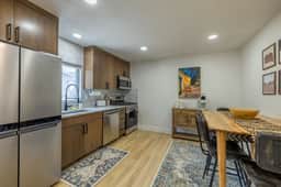 Charming Skiers' Hideaway: Cozy, Downtown Retreat for Long-Term Stays