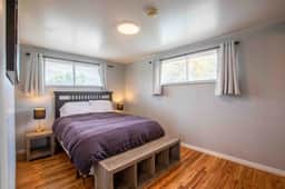 Diamond Escape: Family Fun with Hot Tub, Trampoline & Spacious Yard