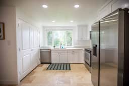 Long Stays: Pet-Friendly, Modern 3BD Home