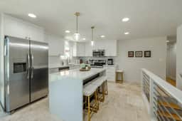 Lost Creek - Family Amenities|Pets|Desks|Fenced Backyard