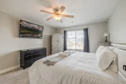 Luxury Living: Stunning Home by Oquirrh Mountain & Temple