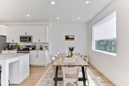Modern Townhome Lemon Breeze - Perfect for families or Business accommodation