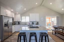 Near America First Field | Family & Pet Friendly Stay