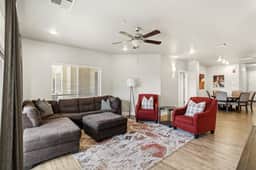 Poolside Suite Near Zion | Hot Tub | Pickleball