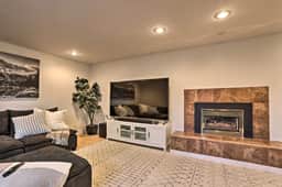Riverview Retreat: Temple + Greenbelt + Private Backyard