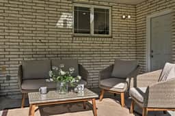 Riverview Retreat: Temple + Greenbelt + Private Backyard