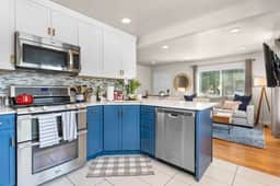 Salt Lake City Retreat • Hot Tub • Big Backyard • Near Ski Resorts