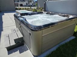 Sauna, Cold Plunge & Saltwater Hot Tub