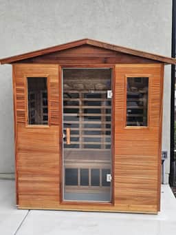 Sauna, Cold Plunge & Saltwater Hot Tub