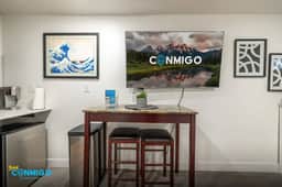 Silver Studio Oasis | Pet-Friendly Getaway Near Airport & Downtown Vibes