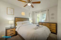 Silver Suite + Near Downtown