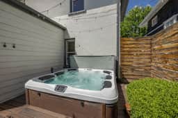 Stay at a Lovely Victorian home -Great Godfrey - Pets allowed|Hot Tub|Office|EV Charger