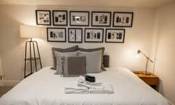 Stay at a Lovely Victorian home -Great Godfrey - Pets allowed|Hot Tub|Office|EV Charger - Image 4
