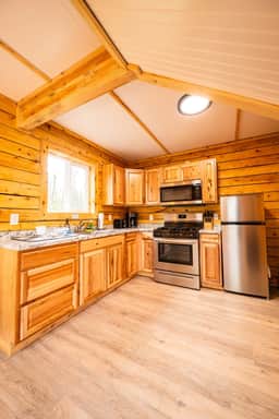Kenai Fishing Cabin | Family & Group Stay - Image 4