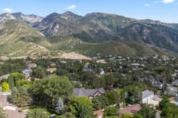 Historic Sandy Estate | Mountain Views + Speakeasy - Image 5