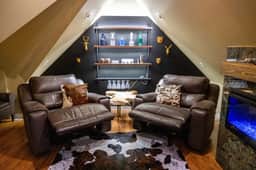 Historic Sandy Estate| Hot Tub • Speakeasy • Utah Ski - Image 5