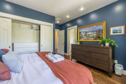 Stay at a Lovely Victorian home -Great Godfrey - Pets allowed|Hot Tub|Office|EV Charger - Image 3