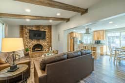 Family Game Night Getaway | Hot Tub + Billiards - Image 4