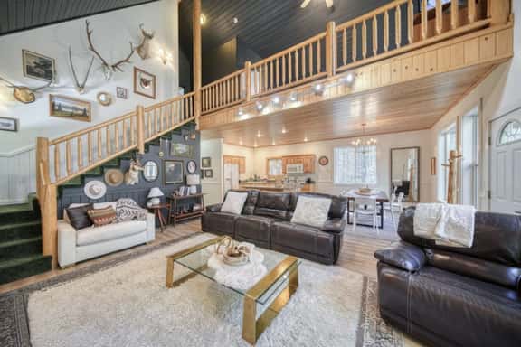 Bill's Island Hideaway | Tranquil Escape, Trailer Parking & BBQ Grill & 4th Bonus Bedroom in Loft - Image 1