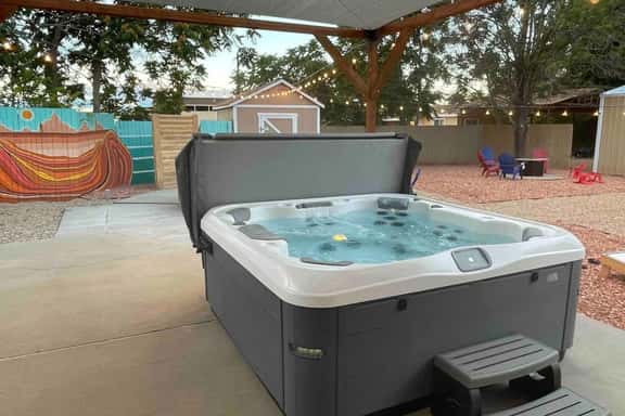 Pet-Friendly | Hot Tub | Near Zion & Kanab - Image 1