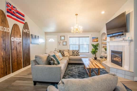 Hawaiian Surfer Haven| Family Stay Near Slopes - Image 1