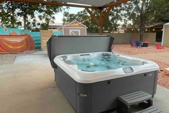 Downtown Kanab Apartment | Hot Tub & Cowboy pool | Pets Welcome - Image 1