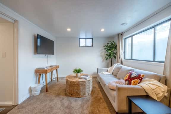 Cozy Stay | Patio | Full Kitchen | Long Term Ready - Image 1