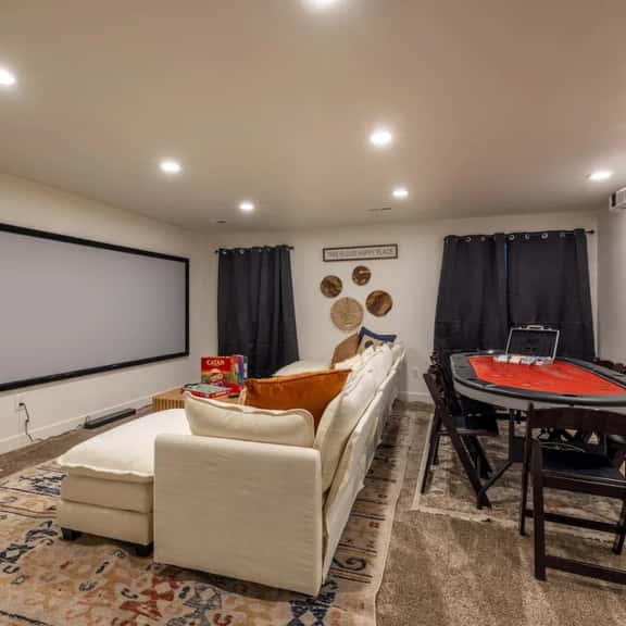 Meeting Place | Sleeps 17+ | Hot Tub & Theater Room - Image 1