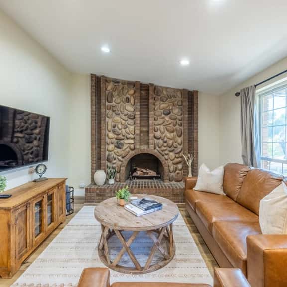 Saddle House with Saloon | Hot Tub | Fireplace | Ideal Ski Location - Image 1