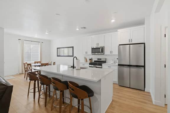 Affordable | Close to Zion | Clean & Comfortable