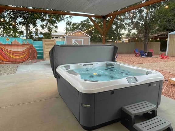 Budget Traveler Friendly Apartment | Lake House Escape