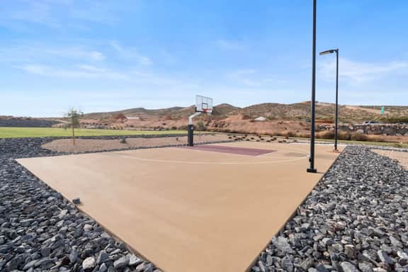 Budget-Friendly Near Zion | Comfortable | Clean