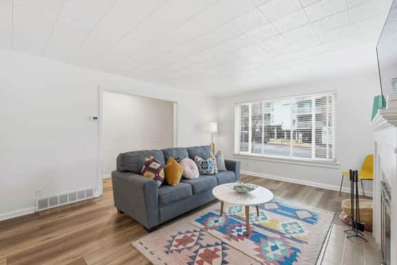 Downtown Comfort | 5 Min Walk + Near Ski Resorts