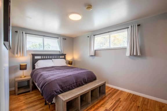 Diamond Escape: Family Fun with Hot Tub, Trampoline & Spacious Yard