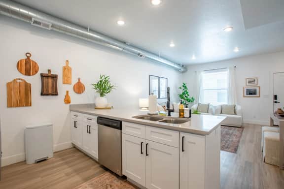 Downtown SLC Townhome + Rooftop Hot Tub