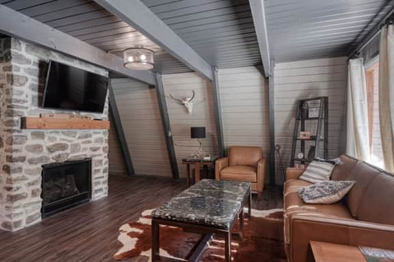 J10-Jackpot Cabin | Snowmobile Delivery & Discounts