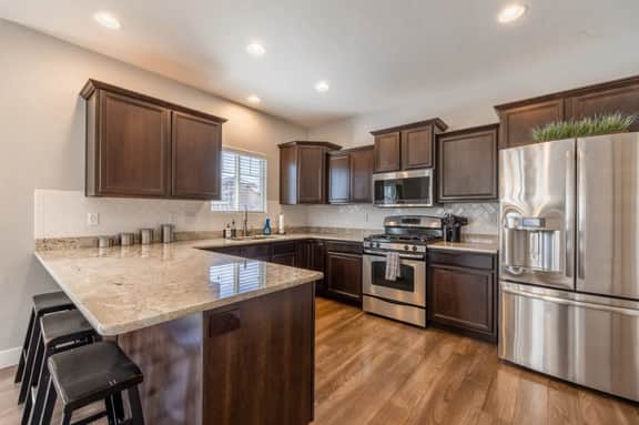 Luxury Living: Stunning Home by Oquirrh Mountain & Temple