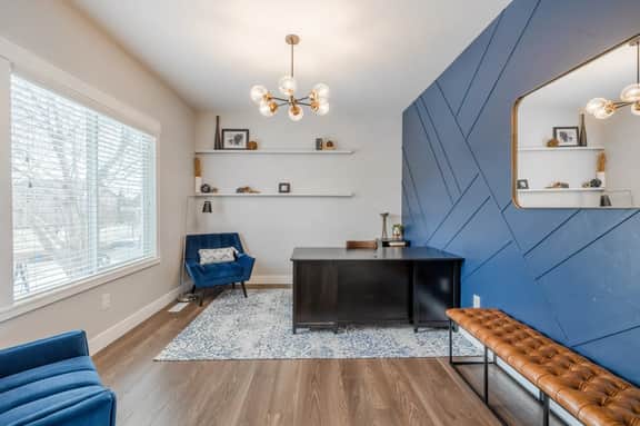 Luxury Living: Stunning Home by Oquirrh Mountain & Temple