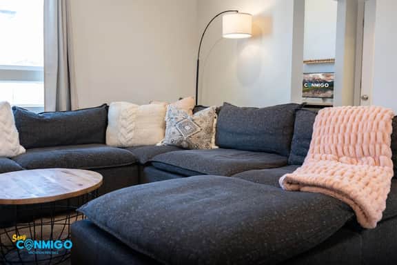 Newly Built Chic Utah Valley Gem l Theo
