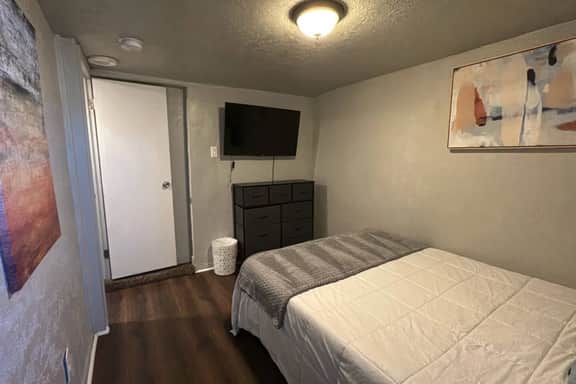No-Frills Rental | Work Crew Stay | Pet Friendly